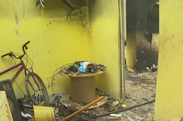 Menino conseguiu se salvar após se esconder debaixo de cama, mas sofreu queimaduras graves — Foto: Reprodução/Jornal Nacional