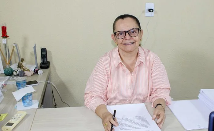 Prefeita Tânia Yoshida durante transmissão da sua live semanal