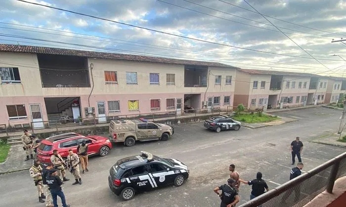 Operação policial resulta na prisão de suspeito de envolvimento com o tráfico de drogas e outros crimes em Santo Amaro. Foto: Reprodução