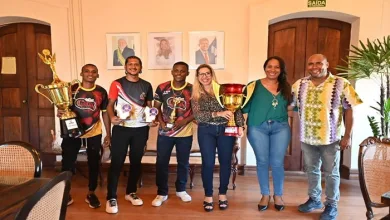 Prefeita de Santo Amaro, Alessandra Gomes, celebra as conquistas da Banda Marcial Cobrac. Foto: Reprodução| Ascom Santo Amaro