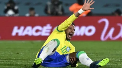 Neymar se machuca durante jogo do Brasil contra o Uruguai - Foto: Guillermo Legaria | Getty Images