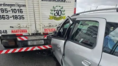 Assaltante rouba carro e bate em caminhão ao tentar fugir da PM. Foto: Reprodução/SSP