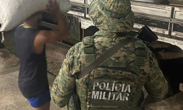 Policia militar recupera carga de café roubada