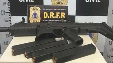 Homem é preso com submetralhadora na BR-324