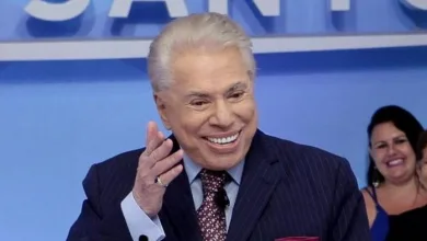 A funcionária ainda aproveitou para se declarar sua gratidão a família de Silvio Santos - Foto: Reprodução/ SBT