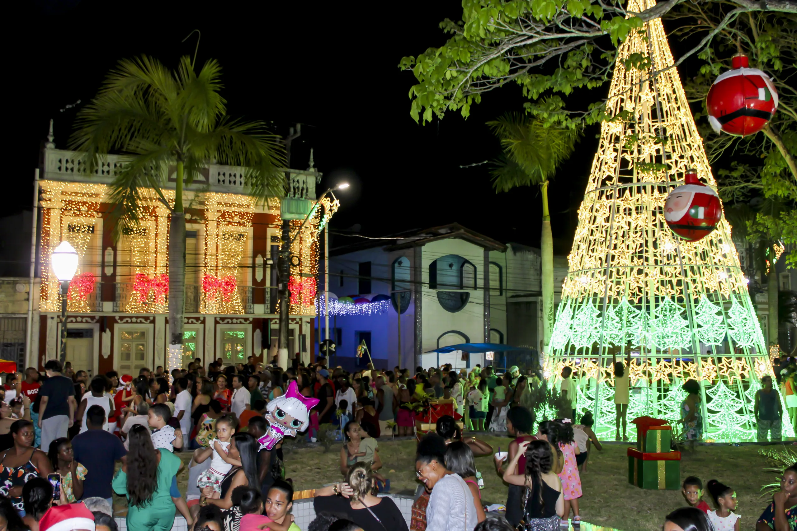 Prefeitura de Santo Amaro inaugura decoração do Natal Luz 2023 - Foto: Fala Genefax