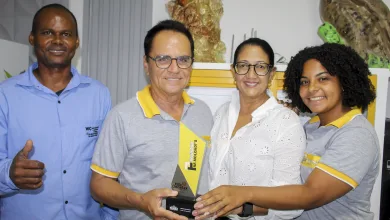 Berimbau Pré-Moldados recebe troféu "Melhor dos Melhores 2023". Foto: Fala Genefax