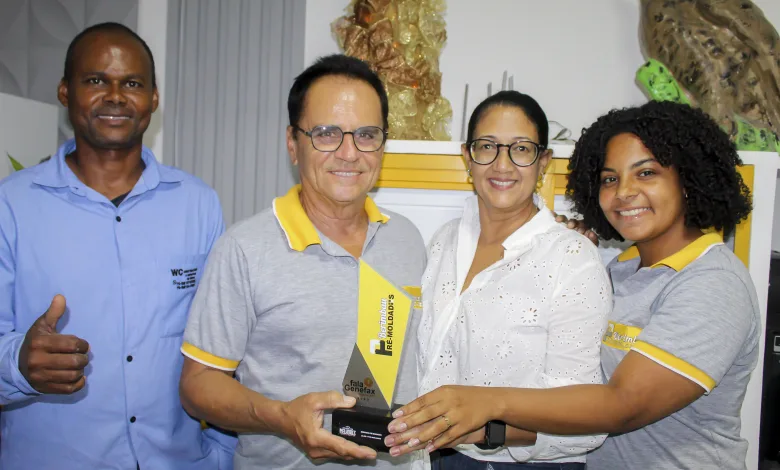 Berimbau Pré-Moldados recebe troféu "Melhor dos Melhores 2023". Foto: Fala Genefax