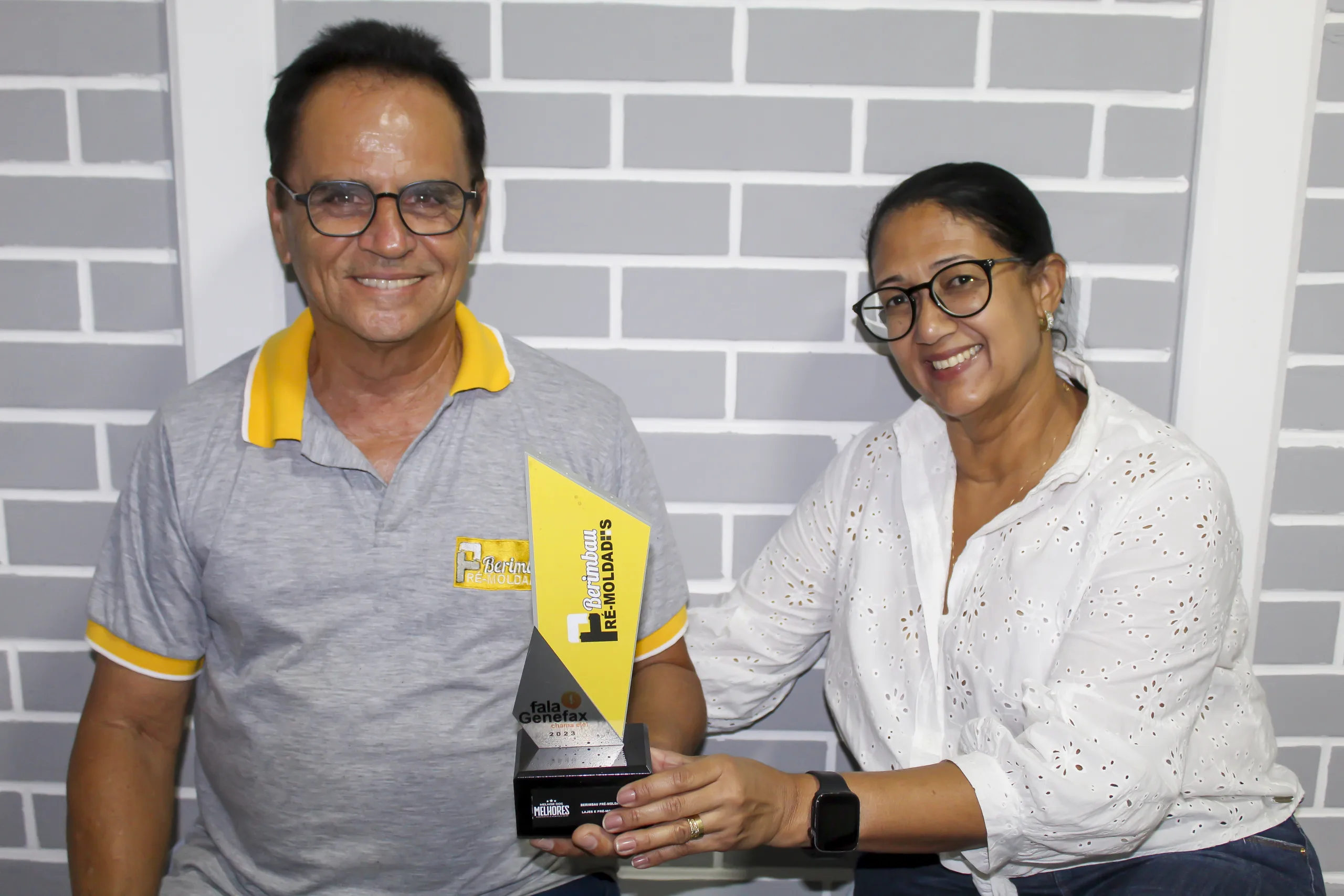  Berimbau Pré-Moldados recebe troféu "Melhor dos Melhores 2023". Foto: Fala Genefax