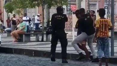 Vendedor ambulante é agredido com socos no rosto por agente de prefeitura