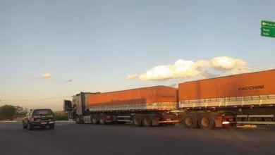 Fiscalização da PRF resulta na retenção de dois caminhões com 100 toneladas de excesso de peso. Foto: Reprodução/ Nucom PRF