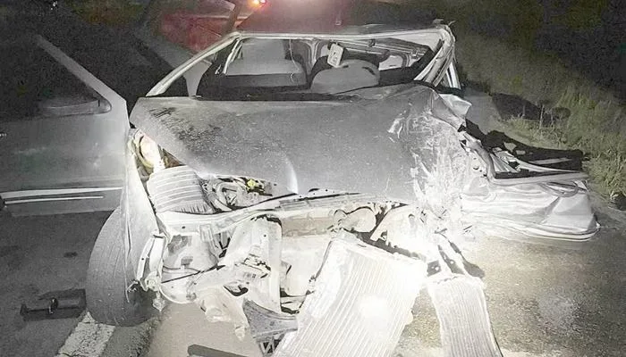 Homem morre após batida entre carros no norte da Bahia — Foto: Divulgação/PRF