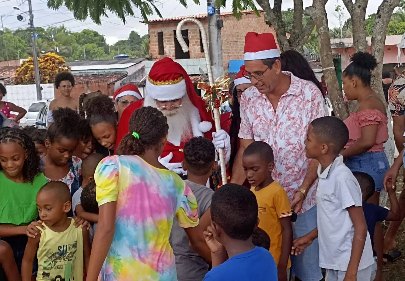 Natal Encantado leva alegria as crianças com a visita do Papai Noel. Foto: Reprodução