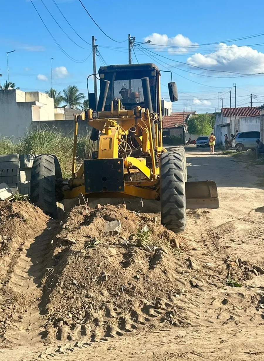 Prefeitura de Conceição do Jacuípe inicia obra de drenagem e pavimentação na Rua Tia Ester Vieira - Foto: Reprodução/DECOM