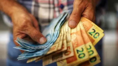 Novo salário mínimo passa a ser pago a partir desta semana - Foto: Roberto Parizotti