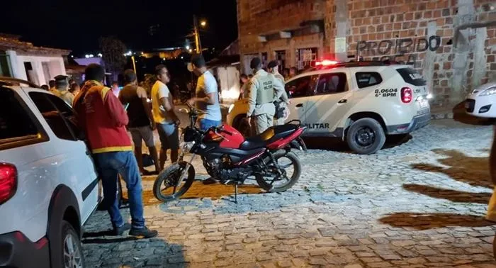 Policial foi atingido no ombro e no braço, mas quadro de saúde é bom e estável - Foto: Reprodução | Redes Sociais