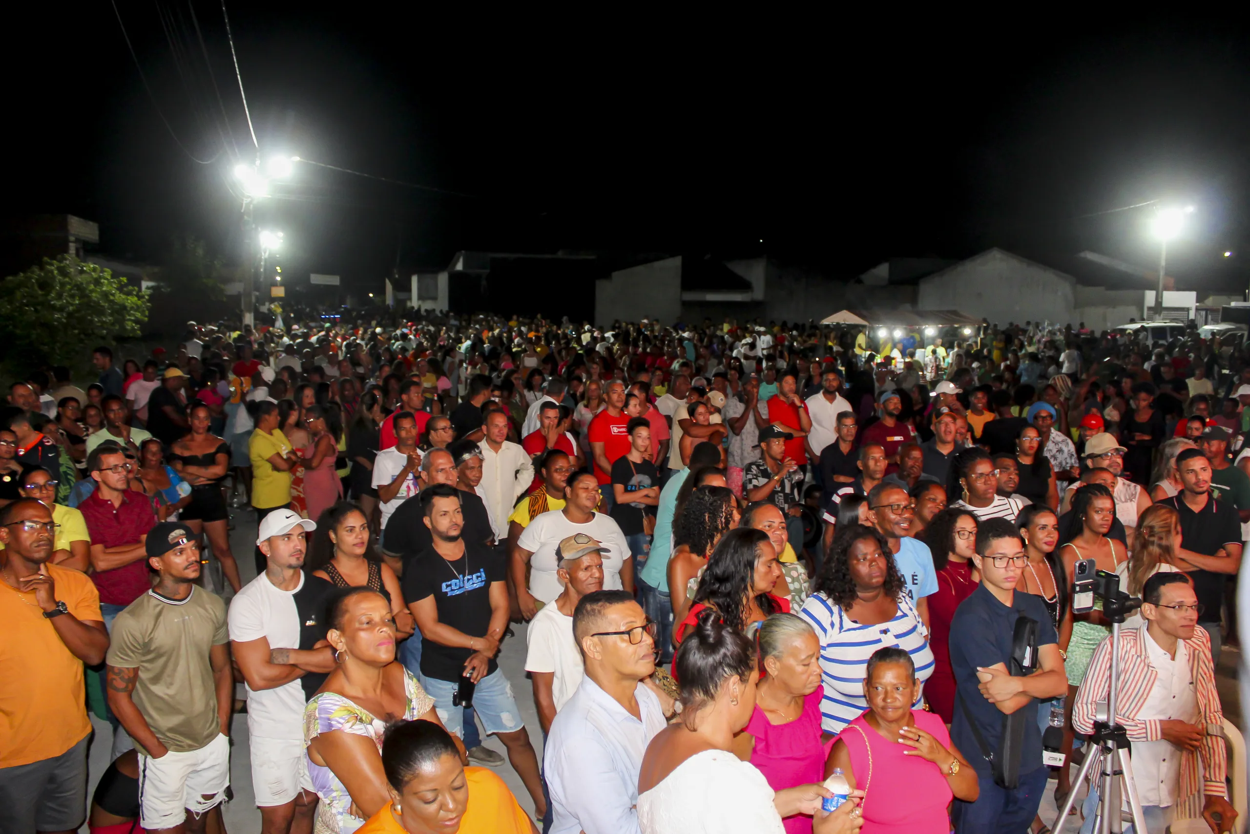 Público compareceu em peso para a inauguração - Foto: Fala Genefax