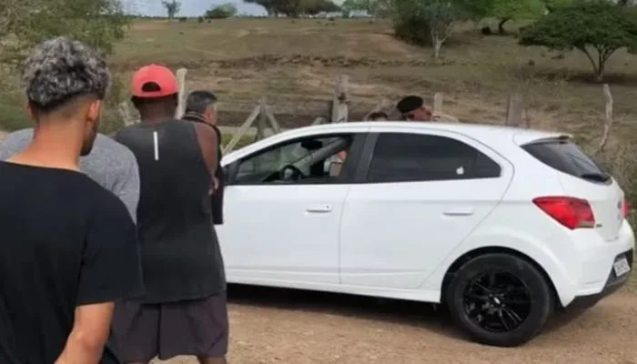 Casal é encontrado morto dentro de carro na Bahia — Foto: Reprodução/Redes Sociais