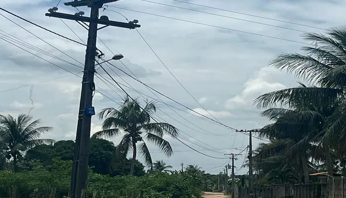 Moradores da localidade de Campos em Amélia Rodrigues denuncia falta de energia a cerca de quatro dias.- Foto: Leitora FALA GENEFAX