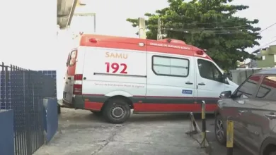 Ambulância do Samu é roubada em Salvador — Foto: Reprodução/TV Bahia