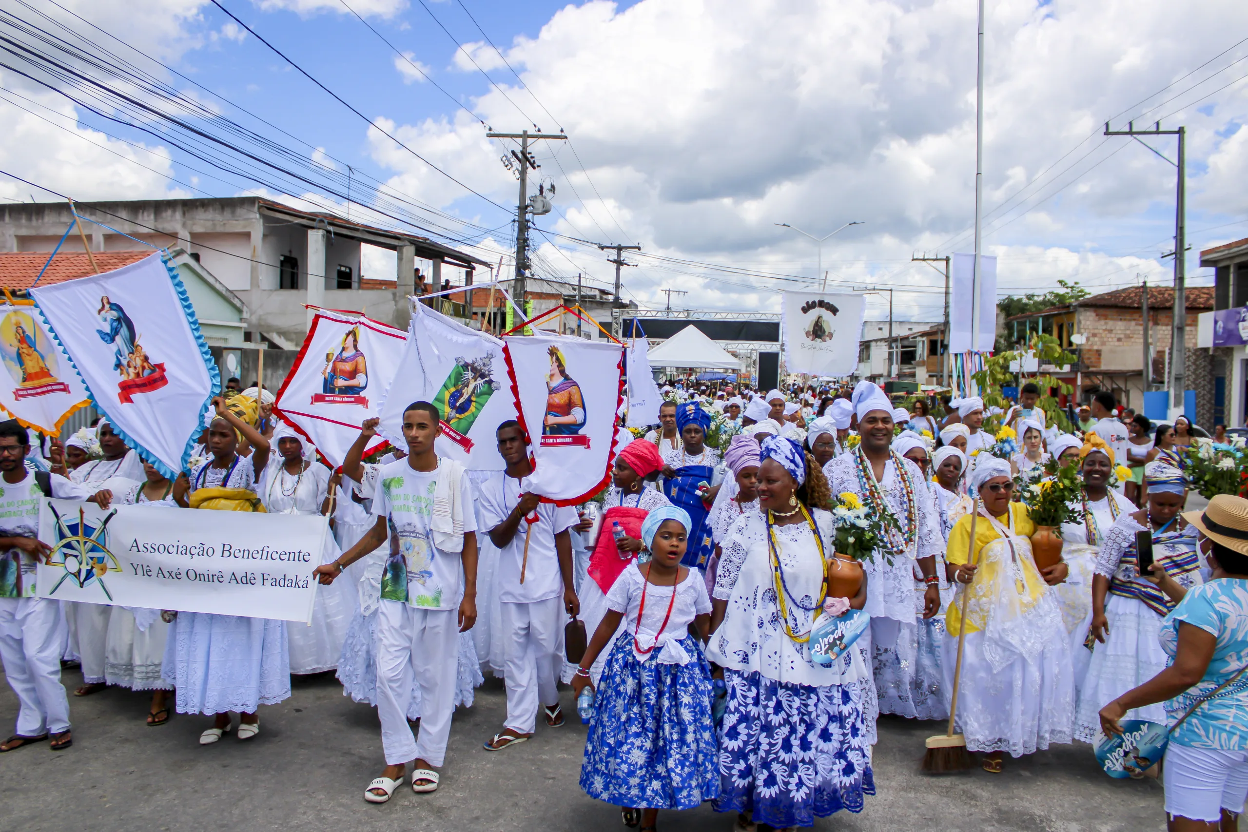 Cortejo reuniu grande público - Foto: Fala Genefax