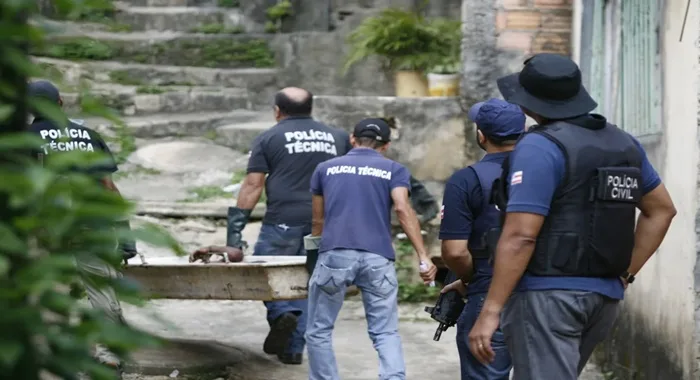 Homens invadem casa e matam casal na frente do filho de oito anos- Foto: Reprodução/ Joá Souza / Ag. A TARDE