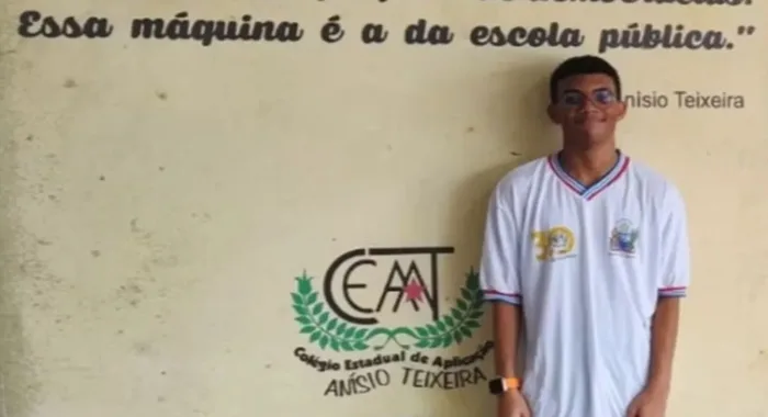 Jovem de 17 anos é aprovado em medicina na Uneb e direito na UFBA. Foto: Reprodução/Redes sociais