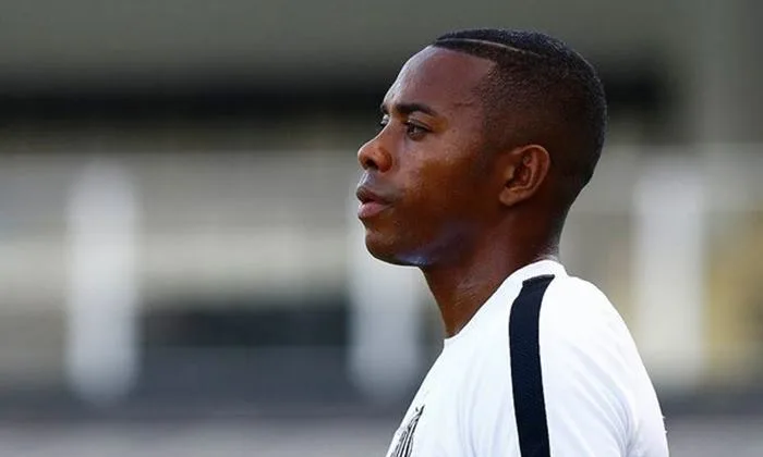 Robinho foi condenado na Itália a nove anos de prisão - Foto: Ricardo Saibun/Santos FC