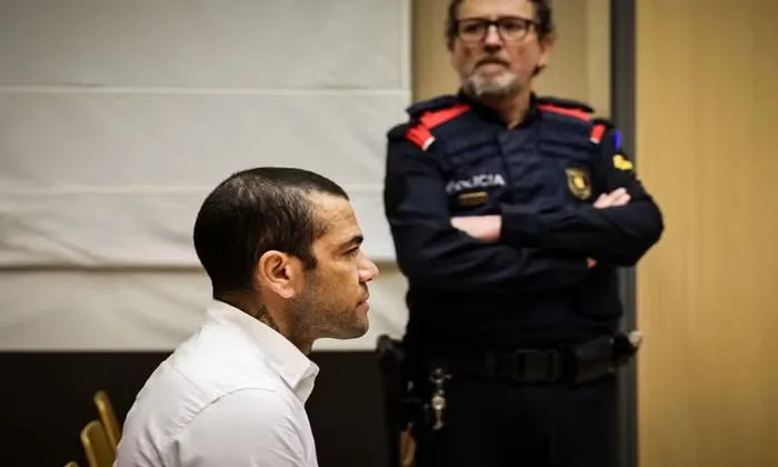 Daniel Alves pode sair da prisão nesta terça-feira dependendo do resultado do julgamento do seu pedido de liberdade — Foto: Getty Images