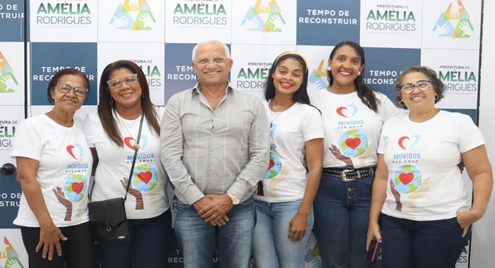 Prefeito João Bahia recebe integrantes do Projeto "Movidos por Amor"- Foto: Reprodução/ Ascom Prefeitura de Amélia Rodrigues