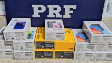 PRF apreende 15 smartphones importados irregularmente na BR-116- Foto: Reprodução/ Nucom PRF