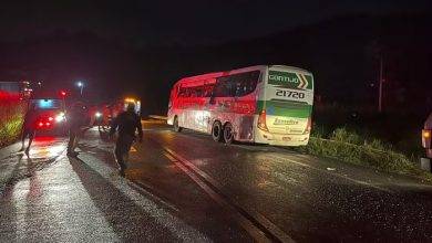 Quatro pessoas morrem em acidente envolvendo ônibus e caminhão — Foto: Gustavo Felipe