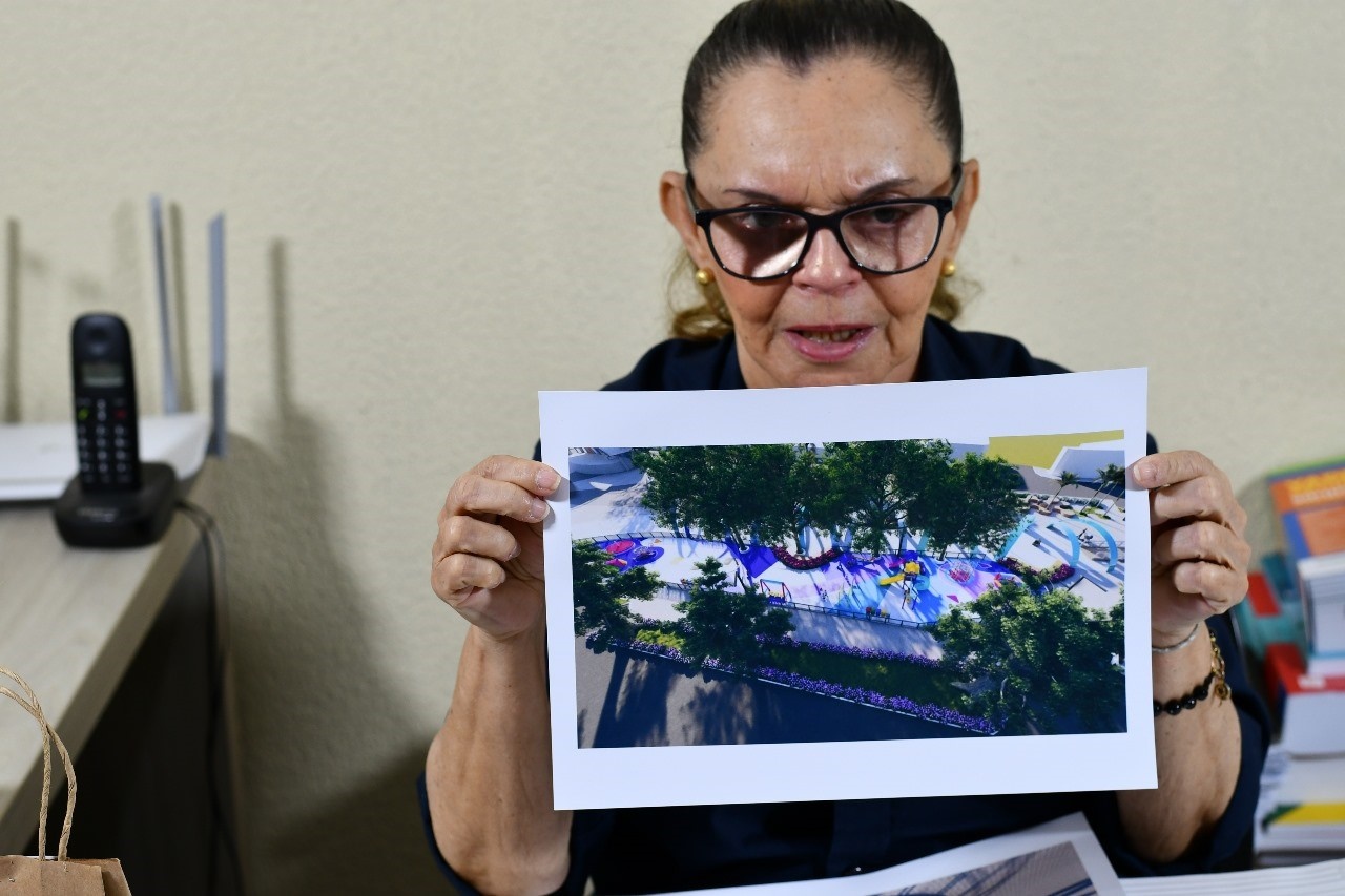 Prefeita Tânia Yoshida mostra imagens do projeto de revitalização da Praça Benjamin Costa - Foto: Reprodução