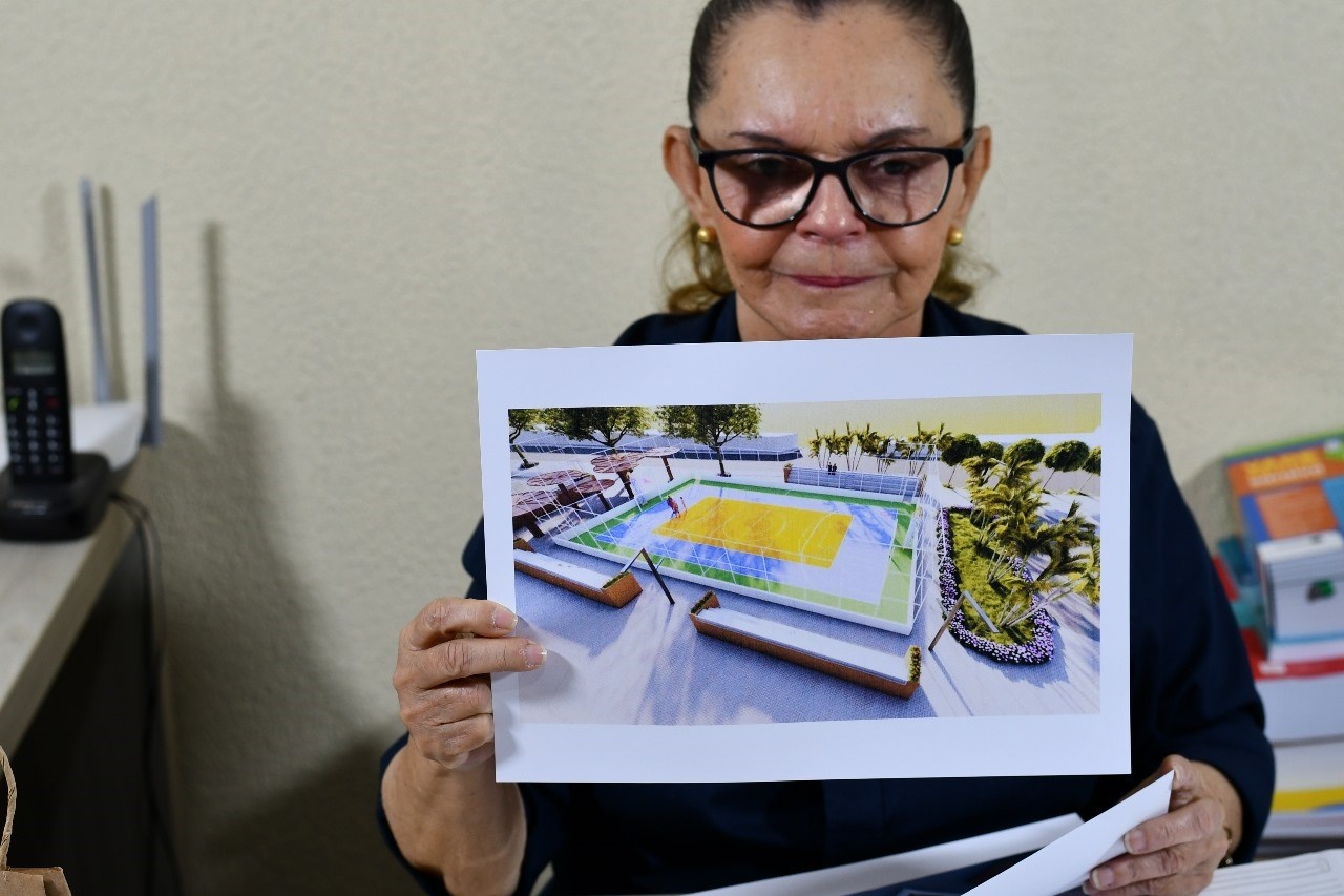 Prefeita Tânia Yoshida mostra imagens do projeto de revitalização da Praça Benjamin Costa - Foto: Reprodução