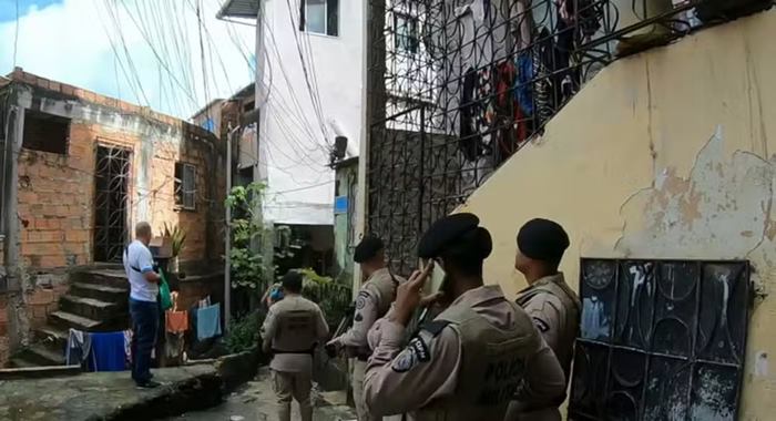 Situação acontece no bairro do Engenho Velho de Brotas. — Foto: Reprodução/TV Bahia