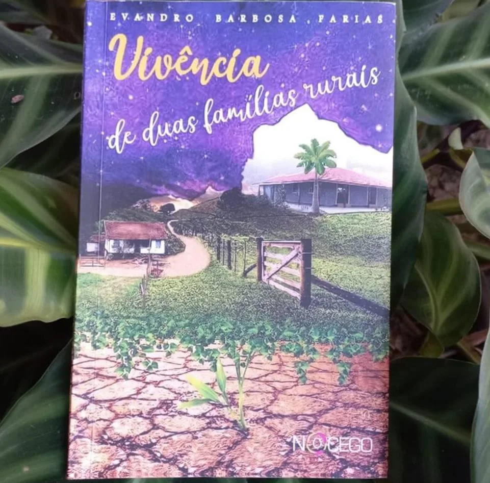 Livro "Vivências de Duas Famílias Rurais", do escritor Evandro Barbosa Farias- Foto: Reprodução