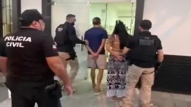 Casal é preso suspeito de espancar criança de 4 anos no extremo sul da Bahia — Foto: Reprodução/TV Santa Cruz