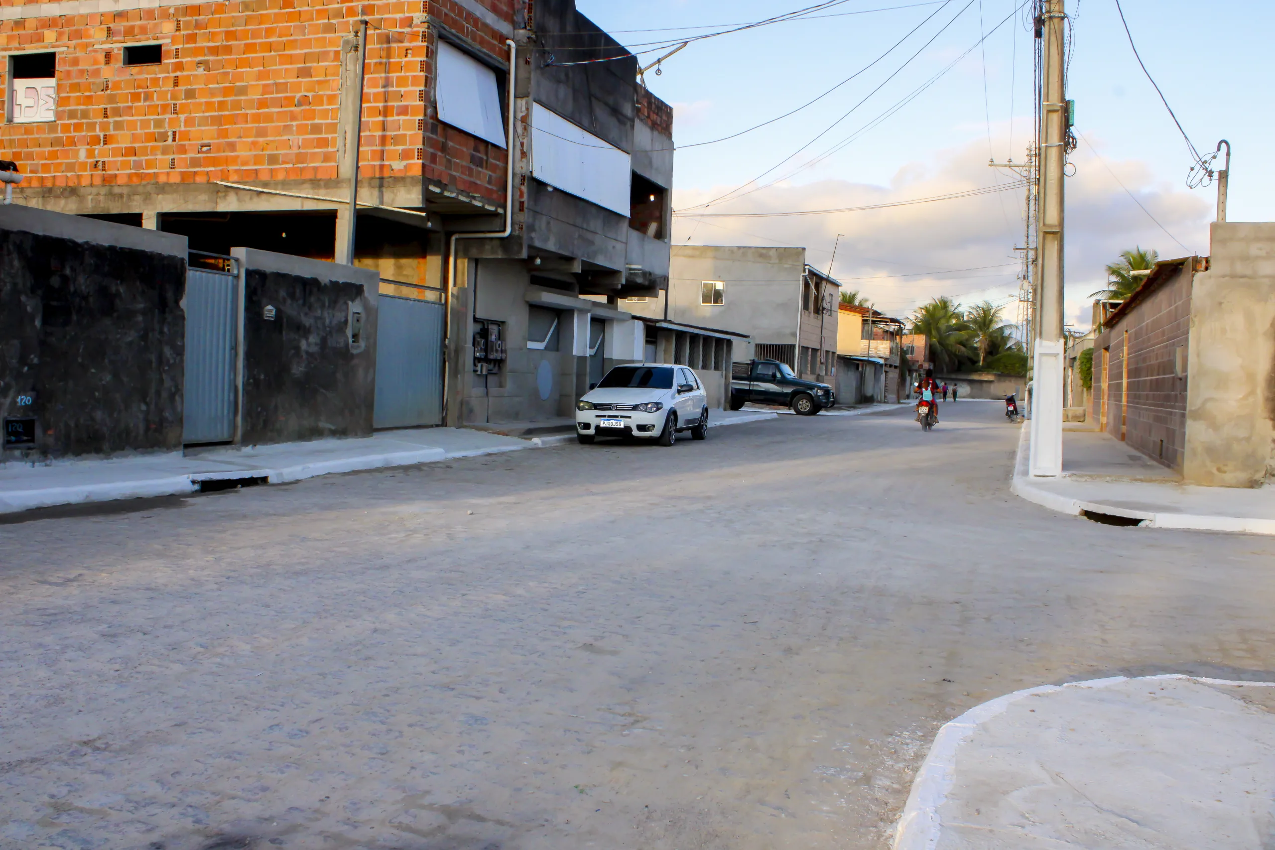 Prefeitura de Conceição de Jacuípe entrega pavimentação e drenagem do bairro Mansão dos Coqueiros - Foto: Fala Genefax