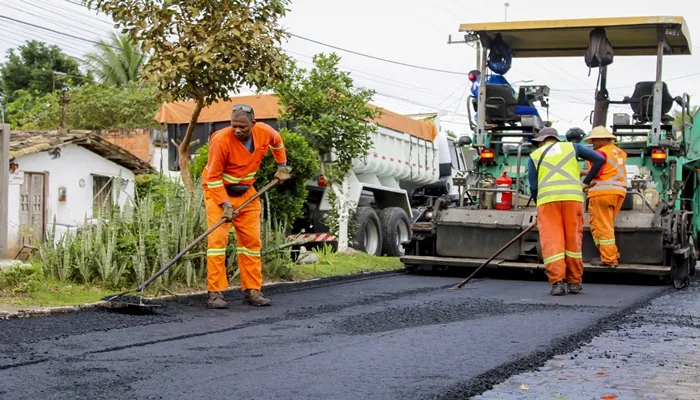 Prefeitura de Amélia Rodrigues asfalta principal avenida de São Bento do Inhatá levando mais qualidade de vida para população- Foto: Fala Genefax