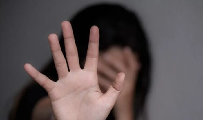 Adolescente estuprada por 10 homens conheceu suposto namorado em rede social - Imagem ilustrativa