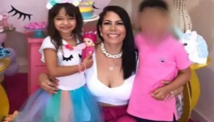 Mãe esfaqueia filhos de 8 e 10 anos e tenta tirar a própria vida - Foto: Reprodução