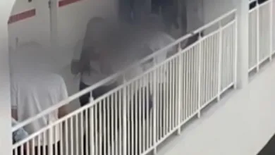 VÍDEO: Estudante é enforcada por outra durante briga dentro de escola estadual - Foto: Reprodução/Vídeo