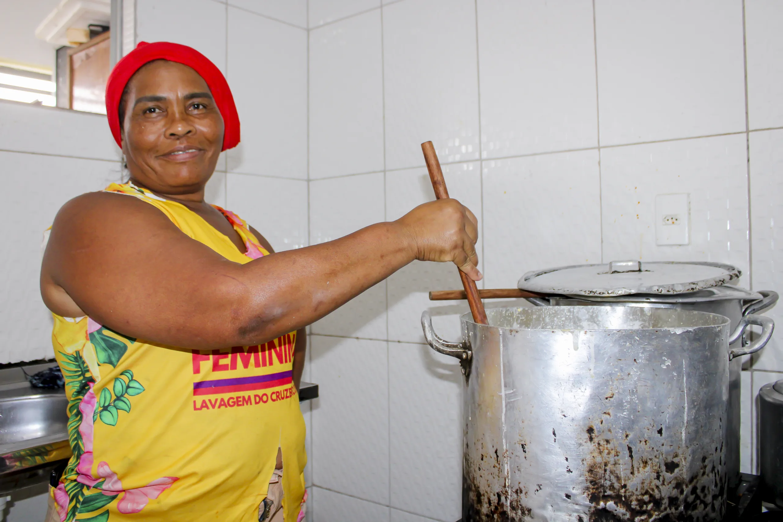 Vera Rita, cozinheira voluntária- Foto: Fala Genefax