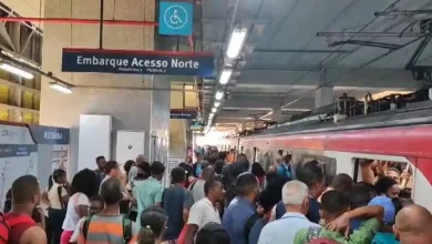 Estações e passarelas ficam lotadas após registro de lentidão no metrô de Salvador. — Foto: Reprodução/Redes Sociais