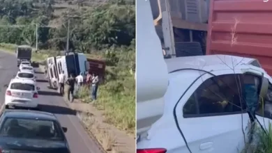 Carreta tomba sobre carro em São Sebastião do Passé- Foto: Reprodução/ Redes sociais