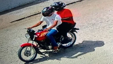 Criminosos estavam em uma motocicleta Honda CG vermelha, de placa ignorada- Foto: Divulgação