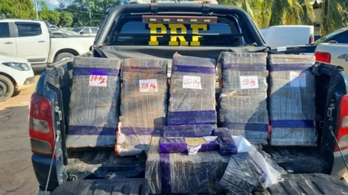 PRF apreende carga com quase 400 Kg de maconha em caminhão- Foto: Reprodução/ Nucom PRF