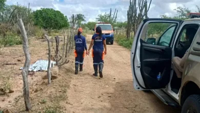 Jovem é encontrado morto com corte no pescoço