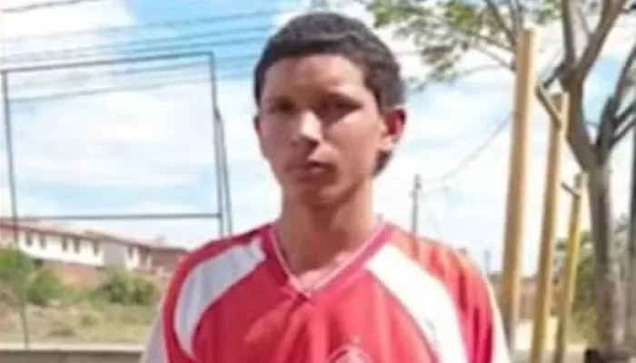 Família denuncia truculência após jogador de futebol de 15 anos ser baleado em ação policial — Foto: Reprodução/TV Sudoeste