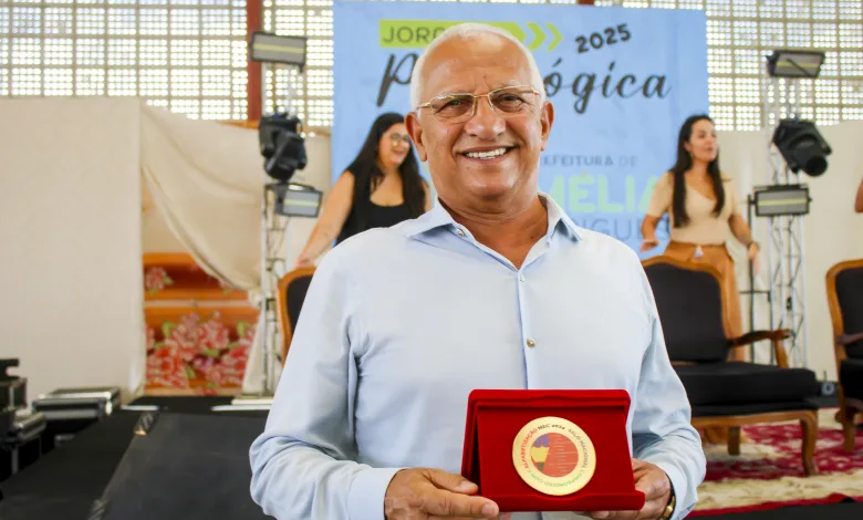 Prefeito João Bahia participa da Jornada Pedagógica 2025 e destaca avanços e conquistas na educação em Amélia Rodrigues- Foto: Fala Genefax